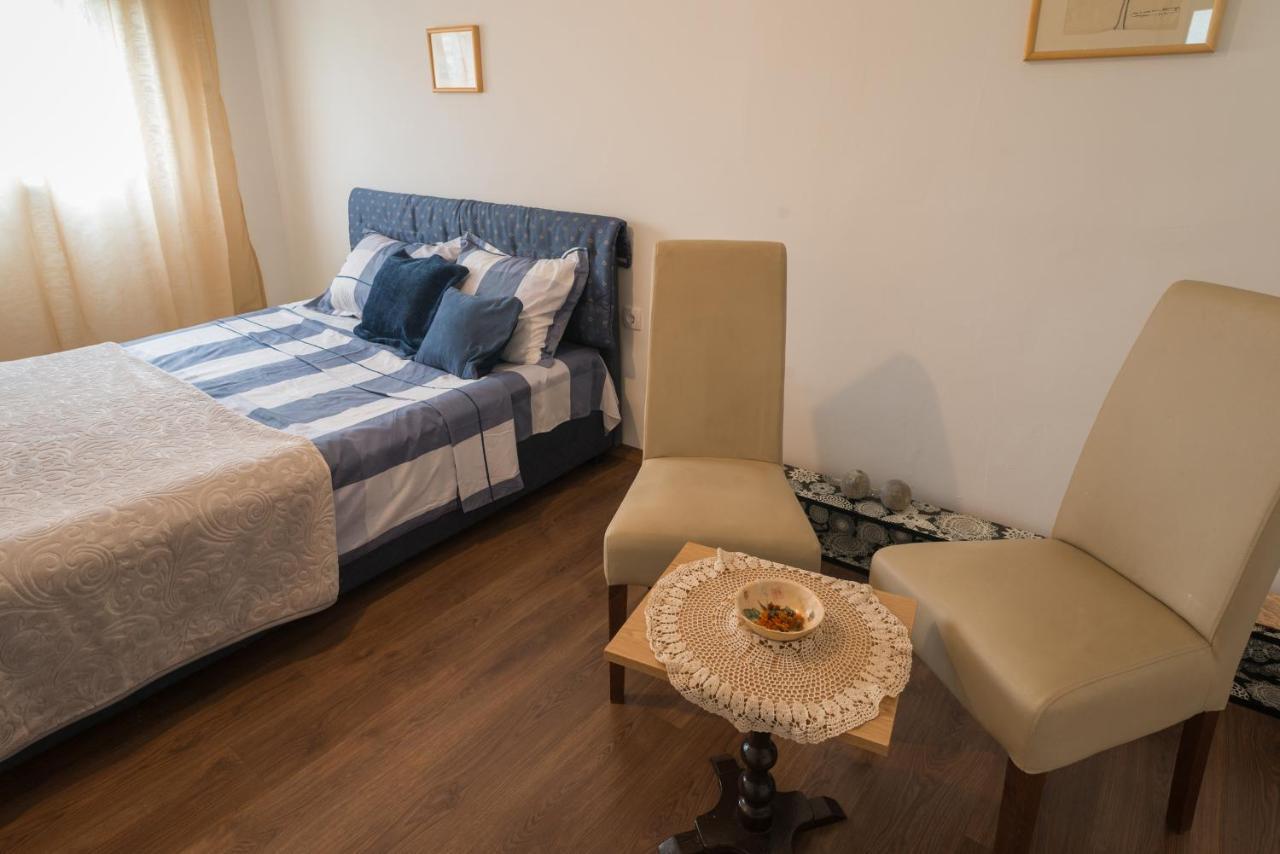 Kuca Na Selu + Besplatan Parking Villa Niksic Luaran gambar